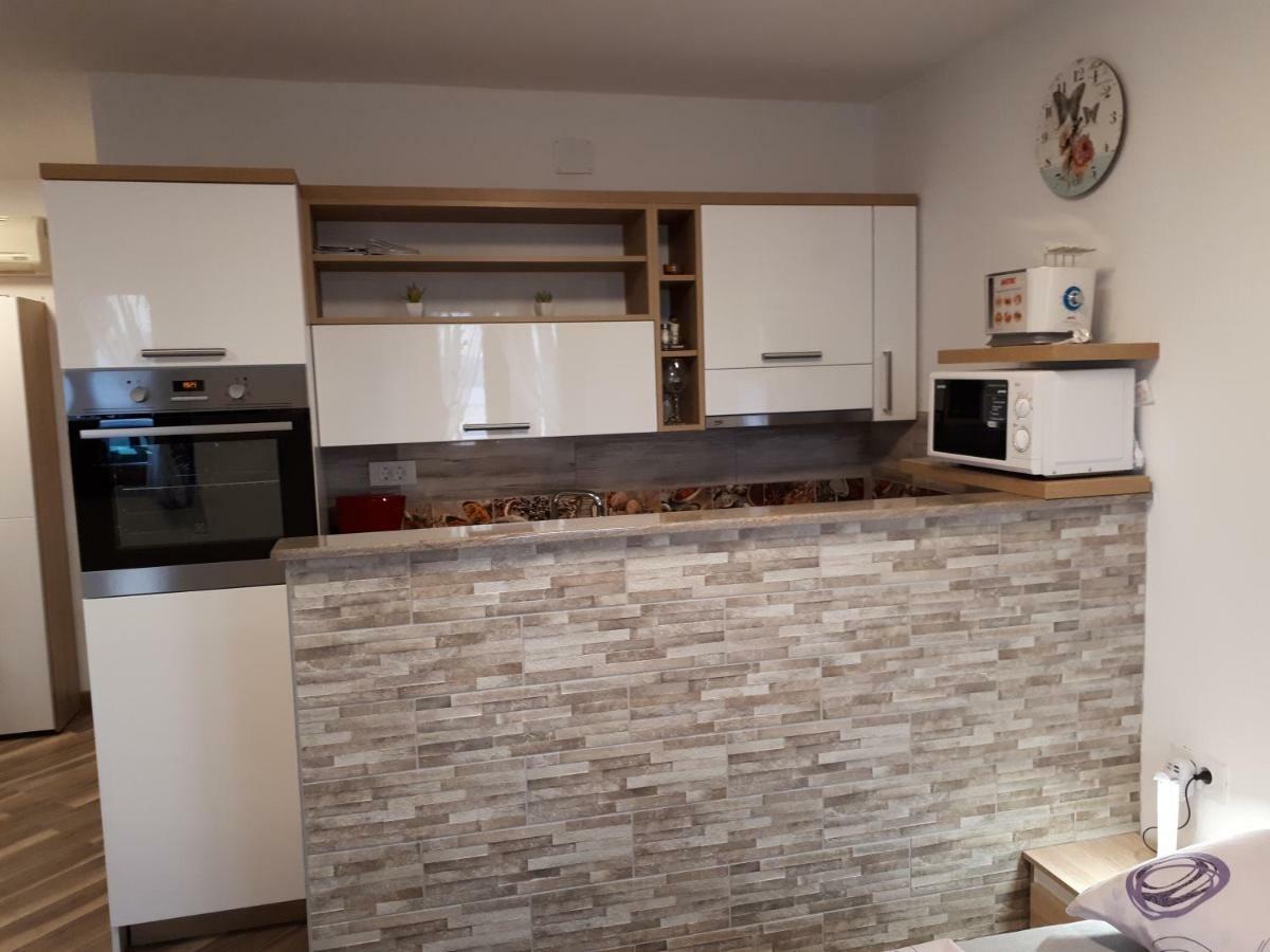 סנג' Apartment Dujica מראה חיצוני תמונה