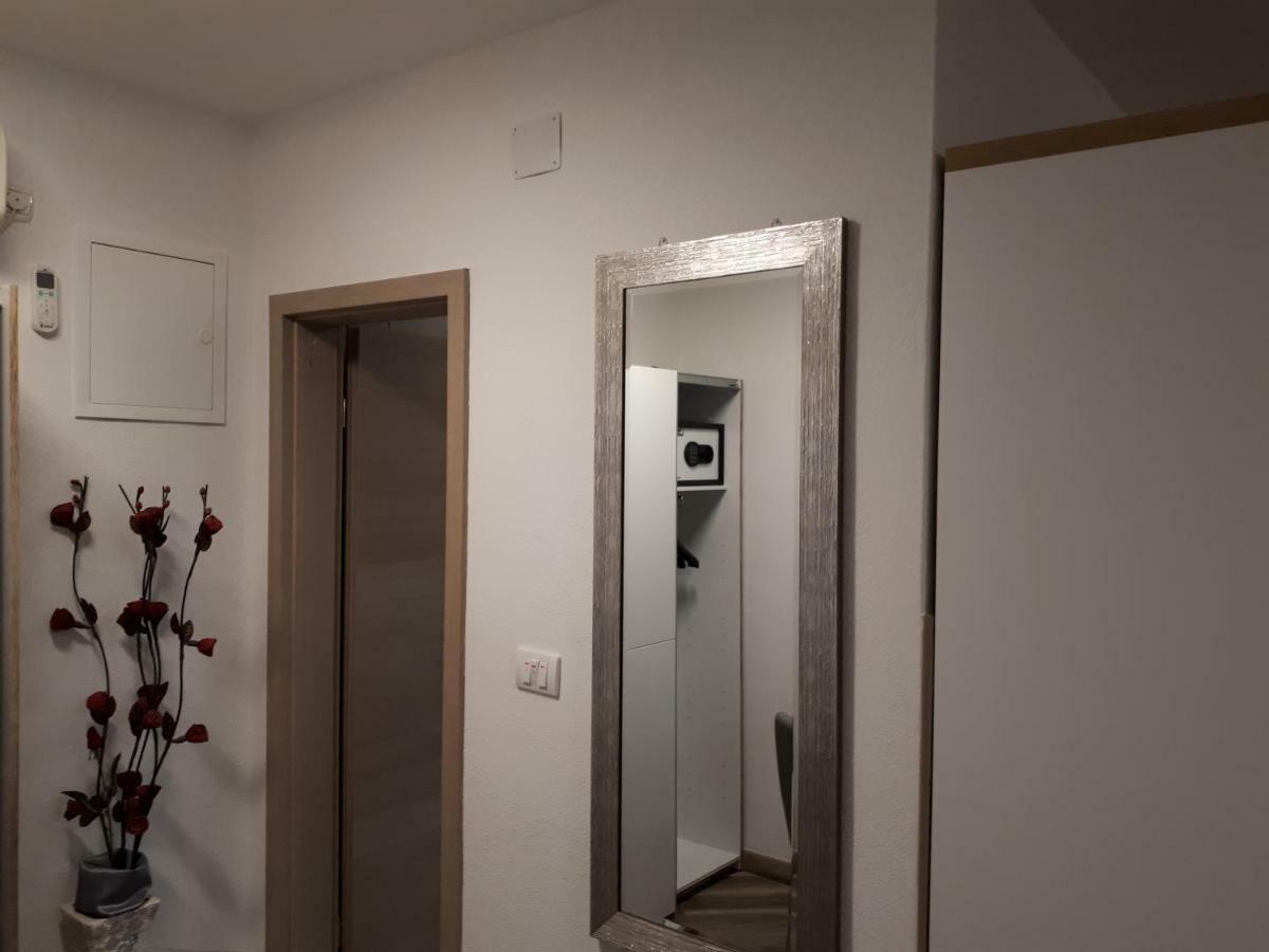 סנג' Apartment Dujica מראה חיצוני תמונה